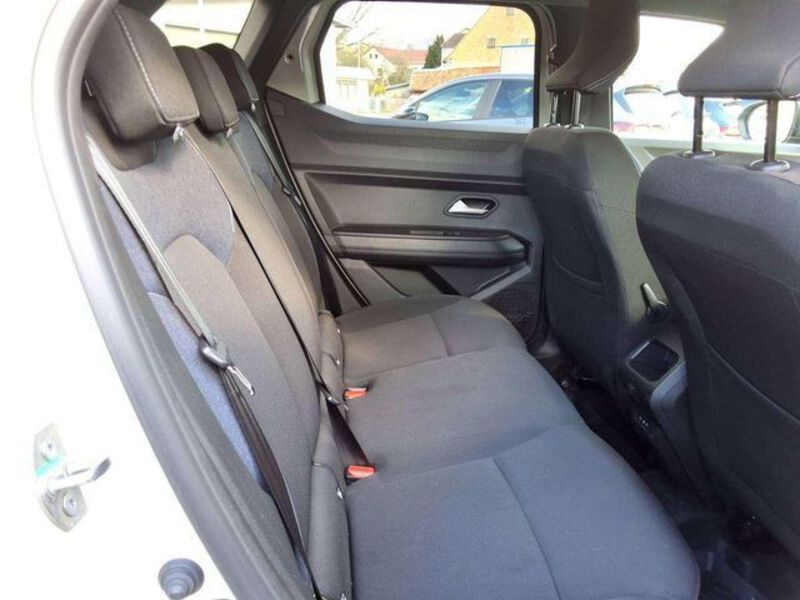Fahrzeugabbildung Duster TCE 130/360KAMERA/NAVI/CARPLAY Bild 12 von 17