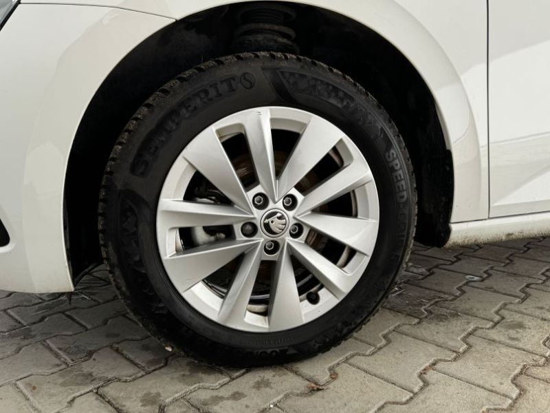 SKODA Scala 2020 — imagine 32