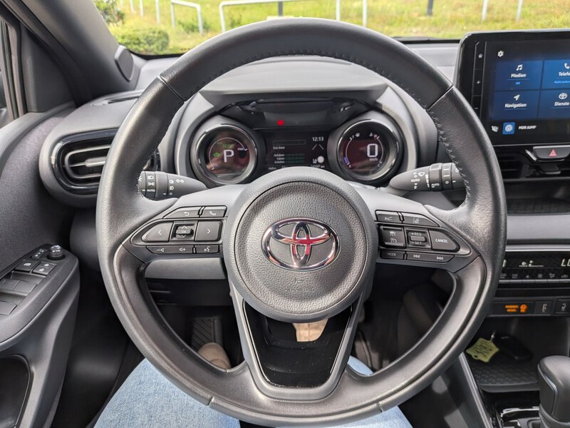 Fahrzeugabbildung Yaris ABS Fahrerairbag ESP Bild 10 von 15