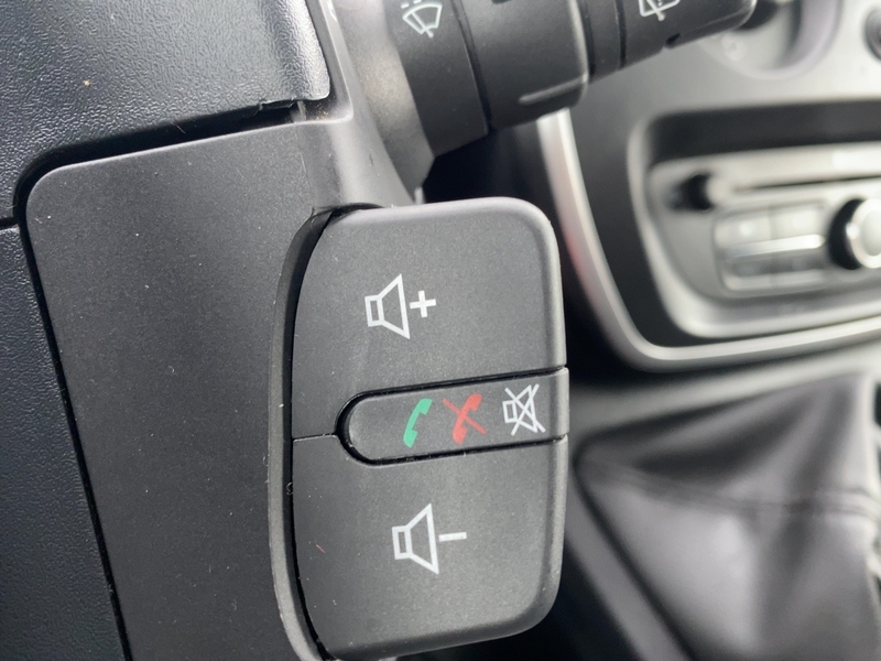 Fahrzeugabbildung Kangoo ABS Fahrerairbag Bild 17 von 21