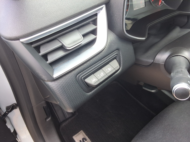 Fahrzeugabbildung Clio V ZEN TCe 90 Bild 15 von 16