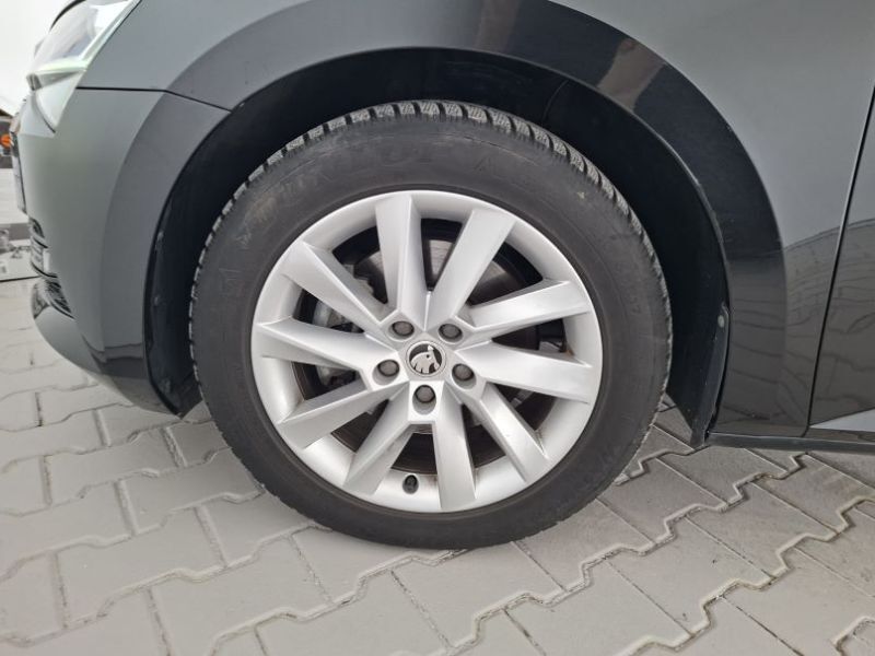 SKODA Superb 2020 — imagine 32