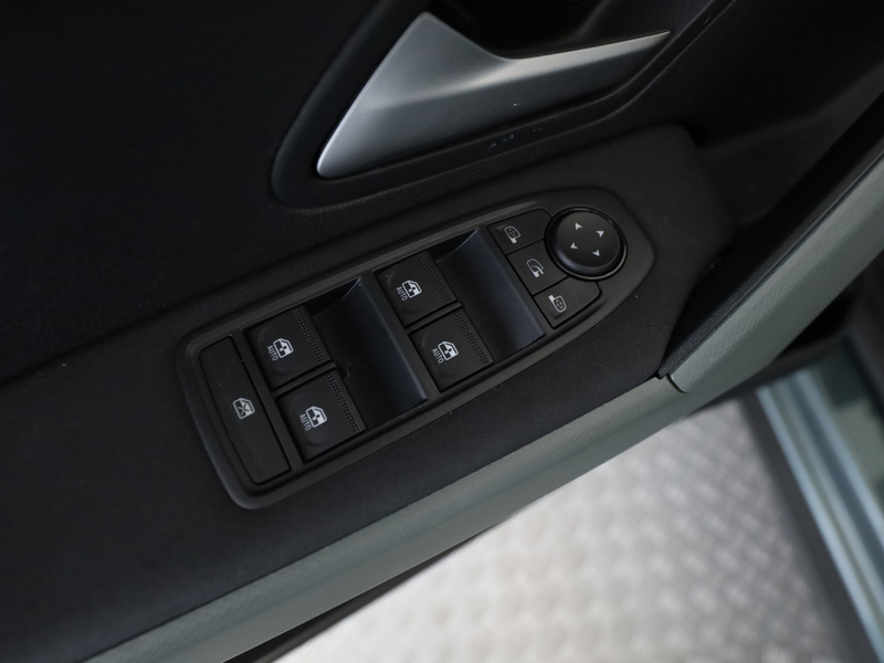 Fahrzeugabbildung Duster 1.6 E-TECH 140 Extreme  Bild 28 von 30