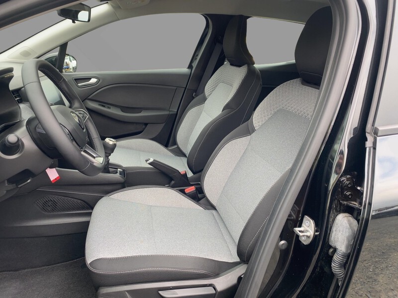 Fahrzeugabbildung Clio Evolution TCe 90 Bild 7 von 21