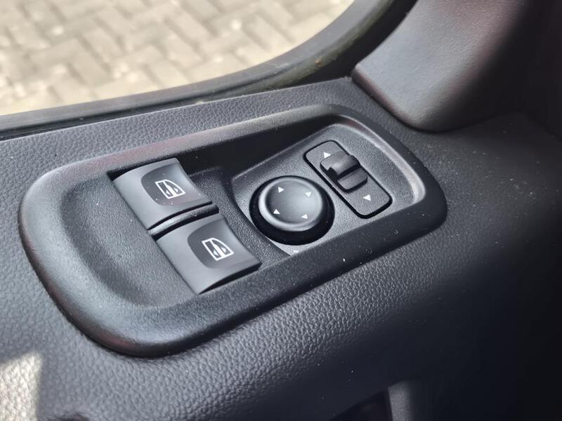 Nissan Interstar