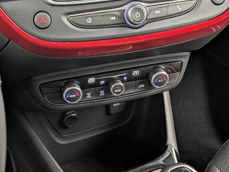 Fahrzeugabbildung Crossland 1.2 GS Line Kamera LED CarPlay Bild 19 von 37