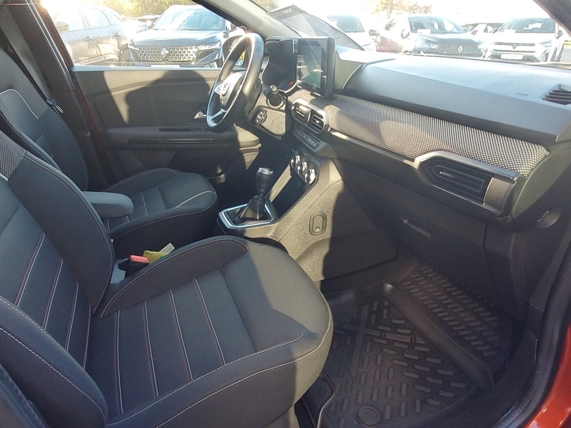 Fahrzeugabbildung Jogger Extreme+ TCe 110 7-Sitzer Bild 7 von 12