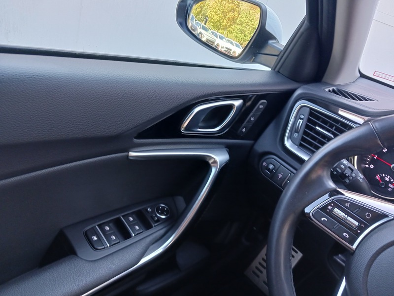 Fahrzeugabbildung Ceed Platinum 1.4 T-GDI Start&Stop DCT Bild 15 von 30