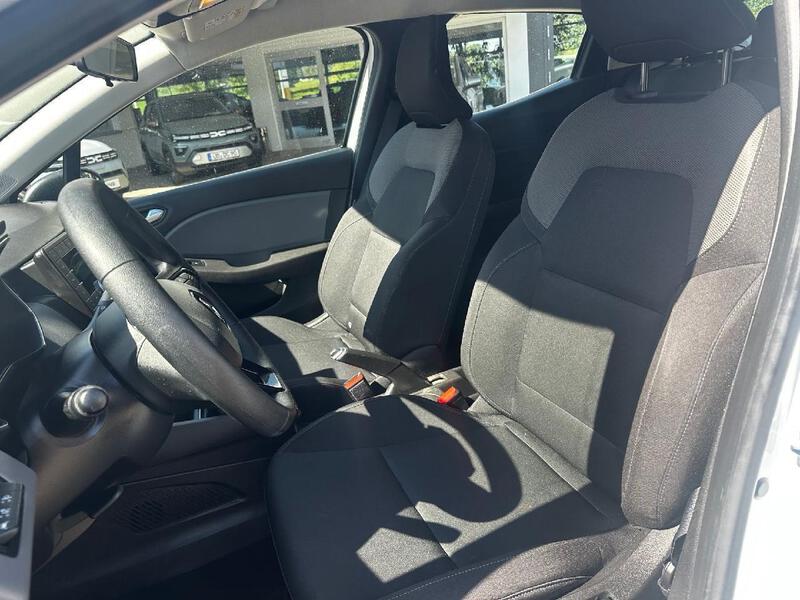 Fahrzeugabbildung Clio SCe 65 Bild 6 von 9