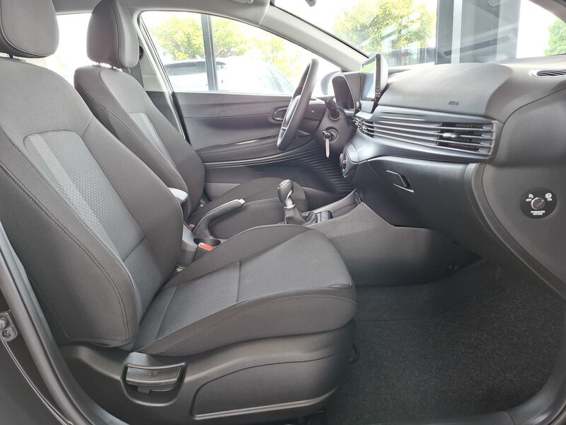 Fahrzeugabbildung i20 FL (MY25) 1.0 T-GDI (100 PS) 6-MT 2WD Trend Bild 14 von 43