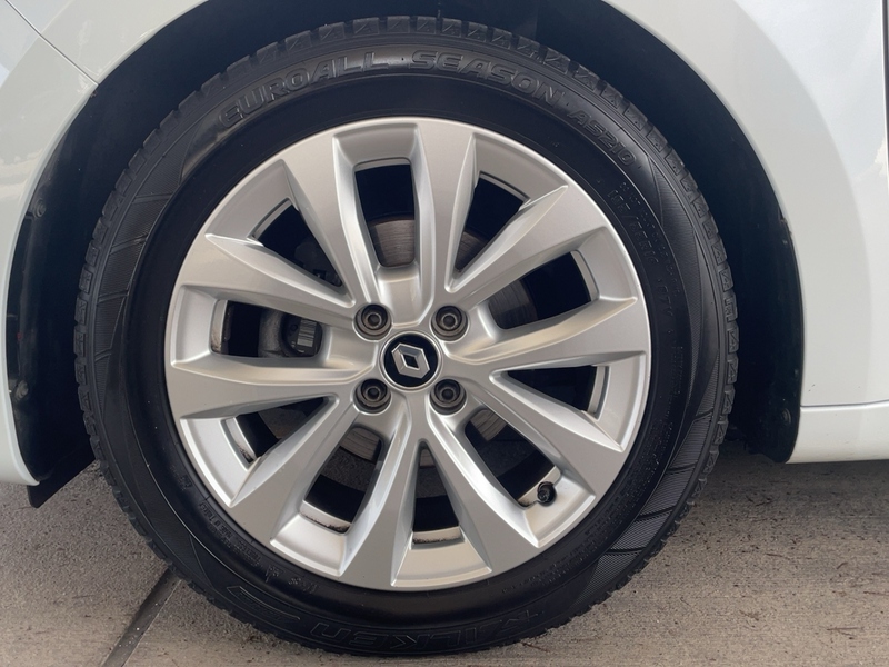 Fahrzeugabbildung Clio V 1.0 TCe 90 Intens Bild 11 von 15