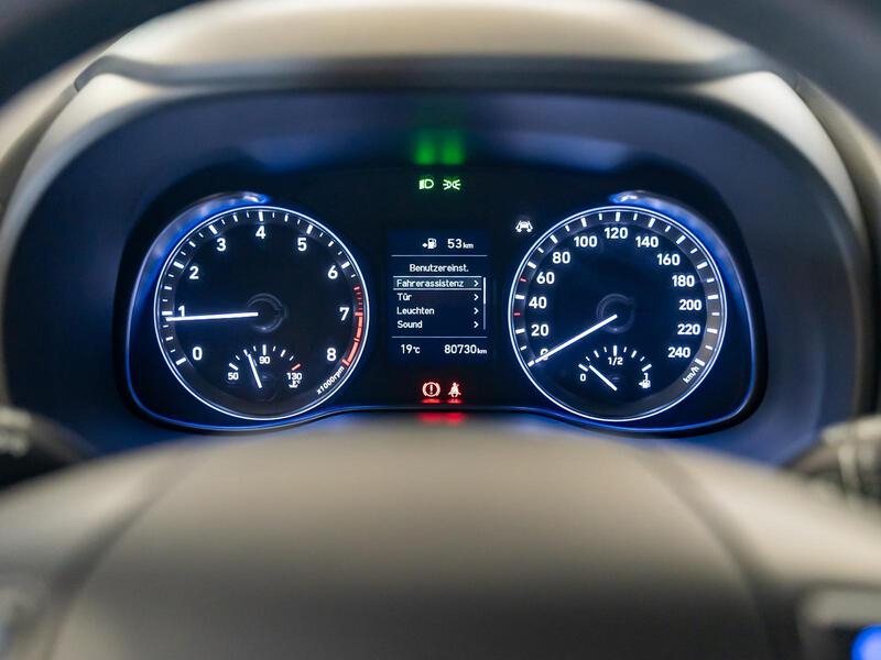 Fahrzeugabbildung KONA 8-fach bereift+Carplay+Kamera Bild 12 von 15