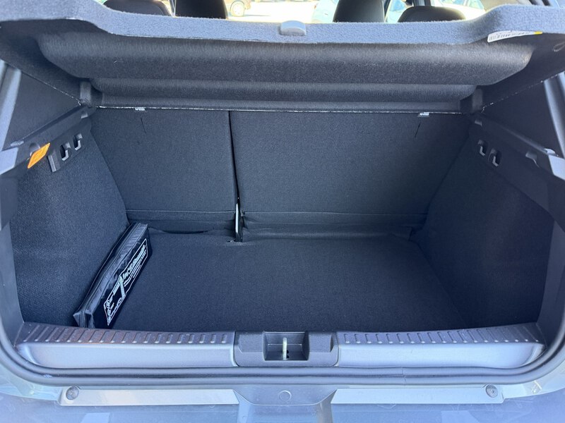 Fahrzeugabbildung Sandero III Stepway Essential TCe 90 Bild 12 von 19