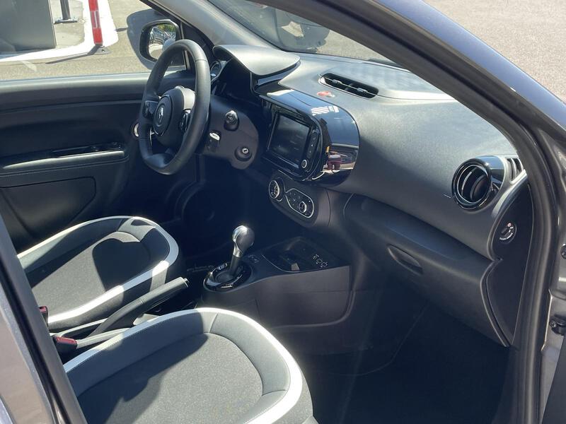 Fahrzeugabbildung Twingo III TWINGO E-Tech 100 Bild 7 von 25