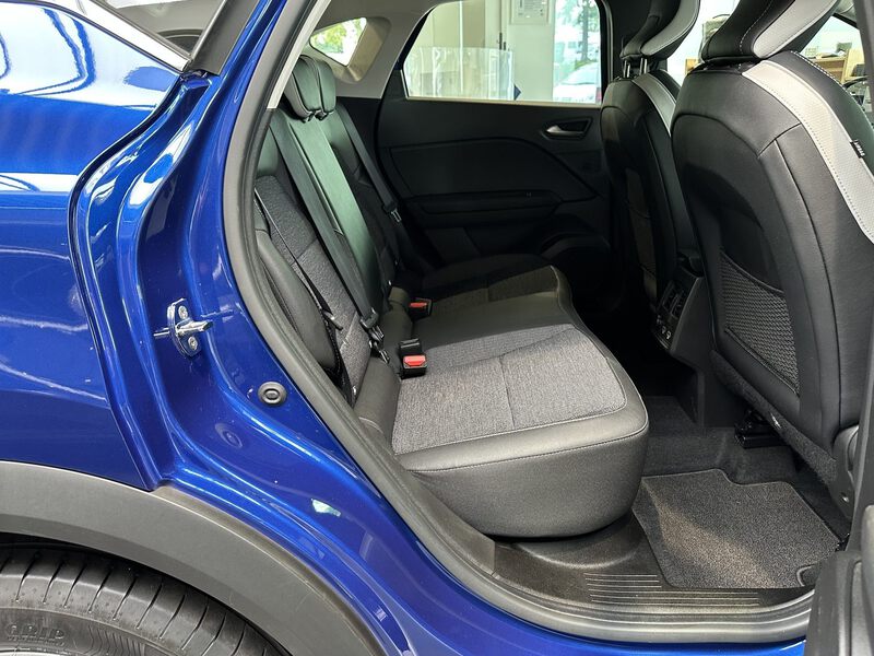 Fahrzeugabbildung Captur INTENS E-TECH Plug-in 160  Bild 13 von 50