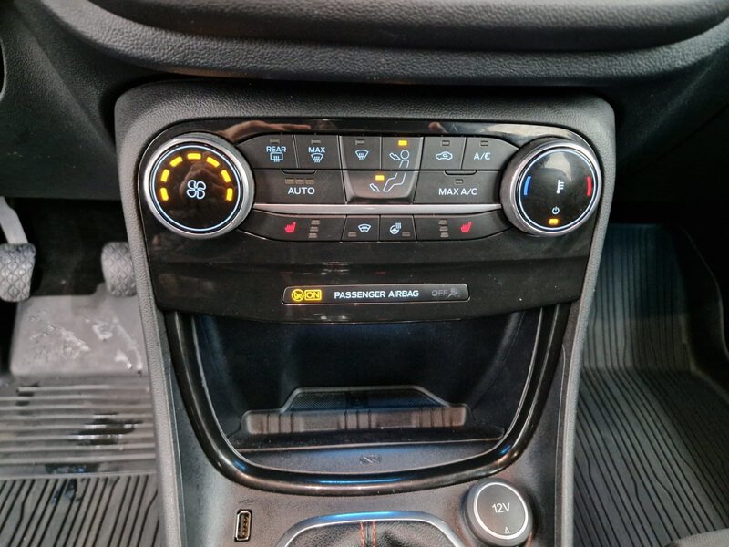 Fahrzeugabbildung Puma 1.0 EcoBoost MHEV ST-Line Winterpaket Bild 18 von 32