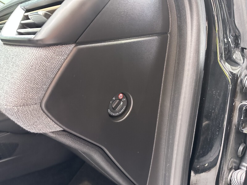 Fahrzeugabbildung Clio LUTECIA TCe 90 Bild 9 von 50