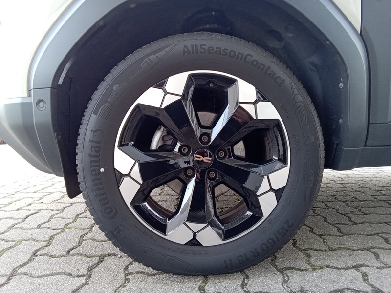 Fahrzeugabbildung Duster Extreme mild hybrid 130 4x4 Bild 7 von 13