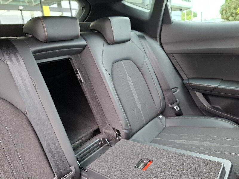 Fahrzeugabbildung Formentor VZ 2.0 TSI 4Drive (310 PS) 7-Gang-DSG Bild 18 von 49