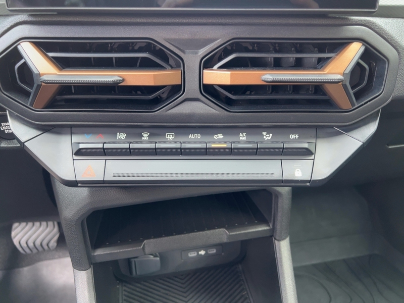 Fahrzeugabbildung Duster 1.6 E-TECH 140 Extreme  Bild 14 von 30