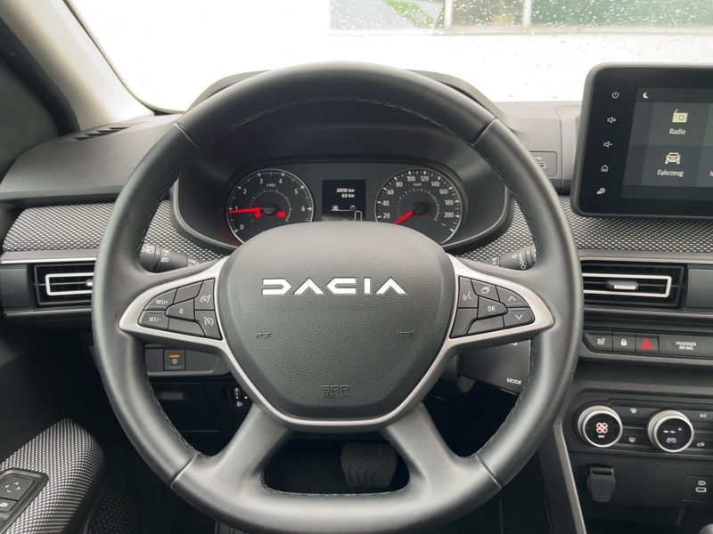 Fahrzeugabbildung Sandero Journey TCe 90 CVT+NAVI+KAMERA+SHZG+LED+CARPLAY+ Bild 9 von 15