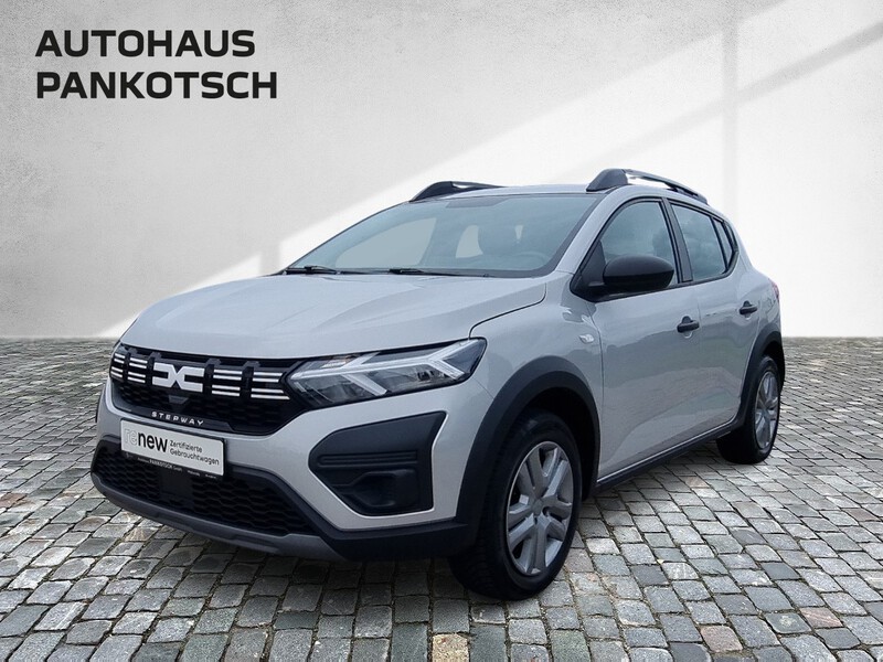 Fahrzeugabbildung Sandero Stepway Essential TCe 90 Bild 1 von 18