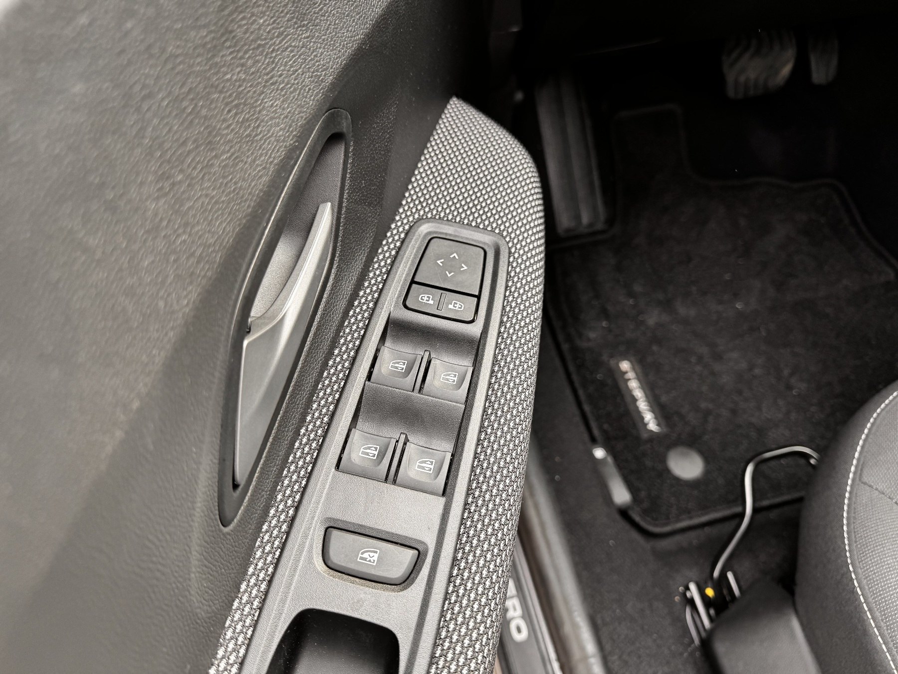 Dacia Sandero – Bild 17