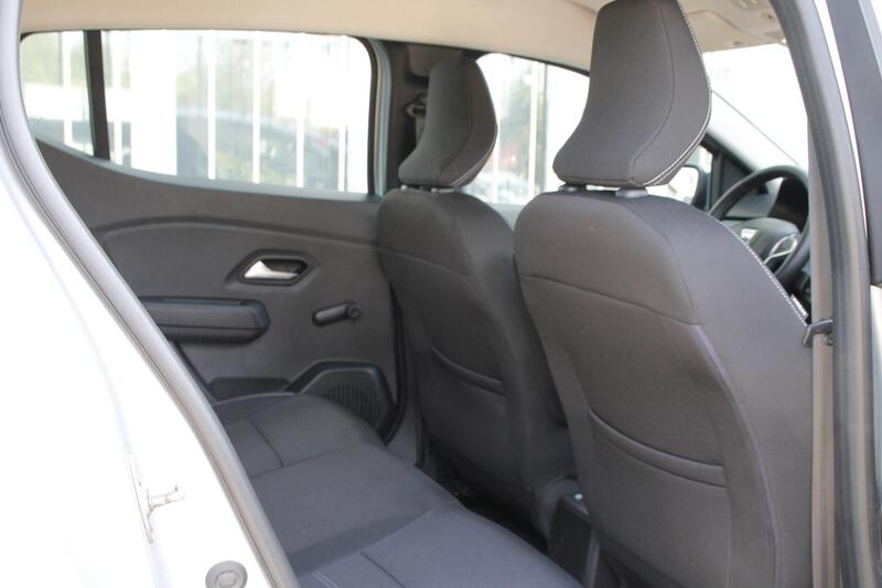 Fahrzeugabbildung Sandero III Comfort TCe 100 ECO-G Bild 22 von 27