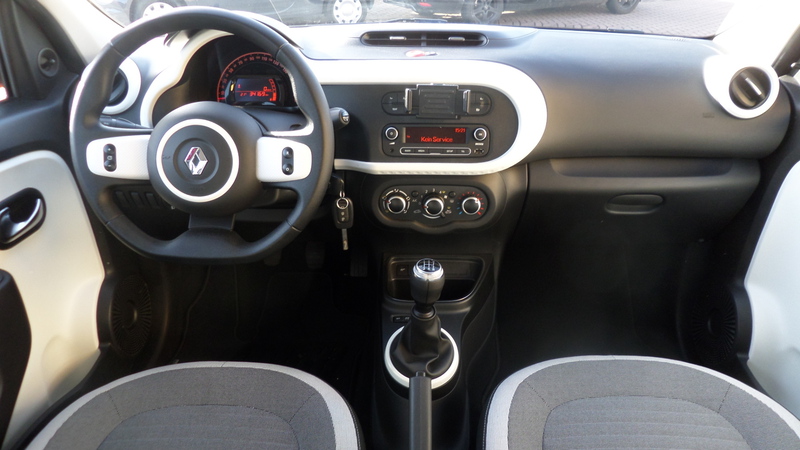 Fahrzeugabbildung Twingo Bluetooth Tempomat Lichtautomatik Bild 10 von 15