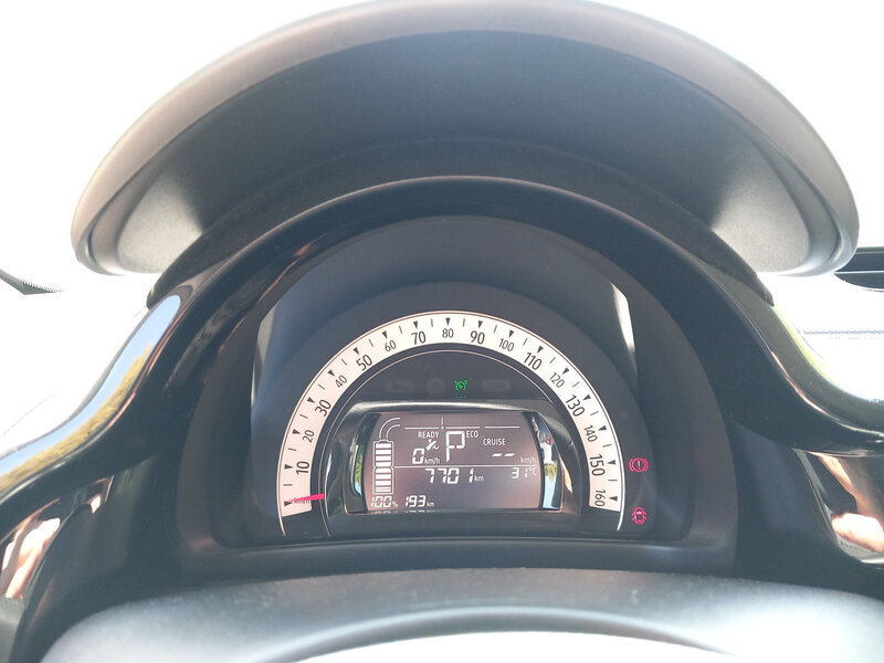 Fahrzeugabbildung Twingo III TWINGO E-Tech 100 Bild 6 von 10
