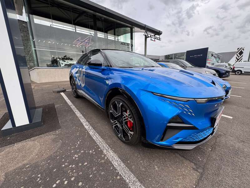 Alpine A390