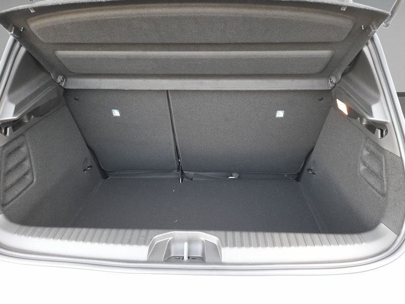 Fahrzeugabbildung Clio Techno TCe 90 Bild 10 von 12