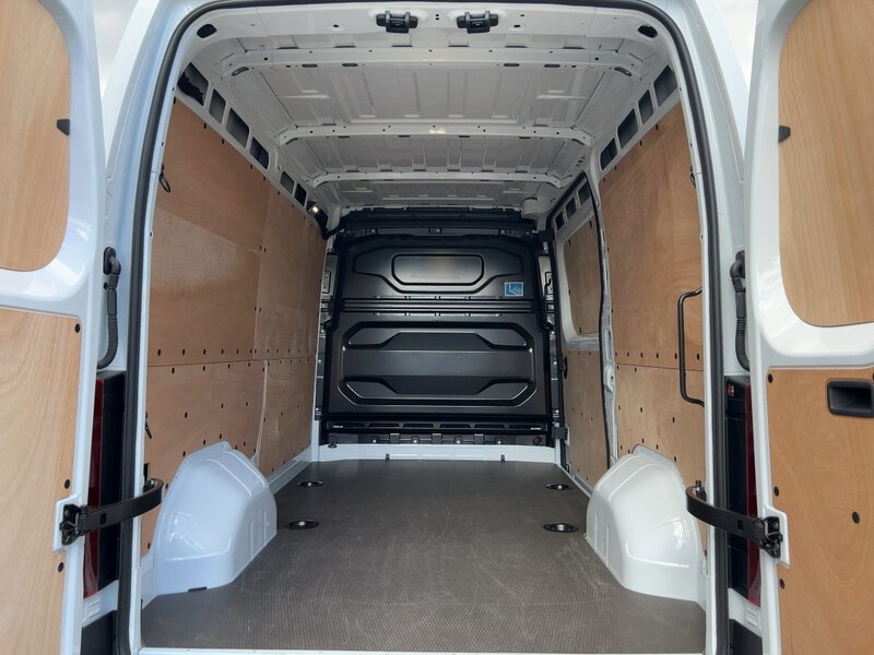 Fahrzeugabbildung Master Rear-View-Assist Bild 21 von 24