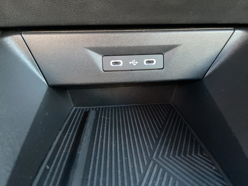 Fahrzeugabbildung Clio +Einparkhilfe+Klimaanlage Bild 47 von 50