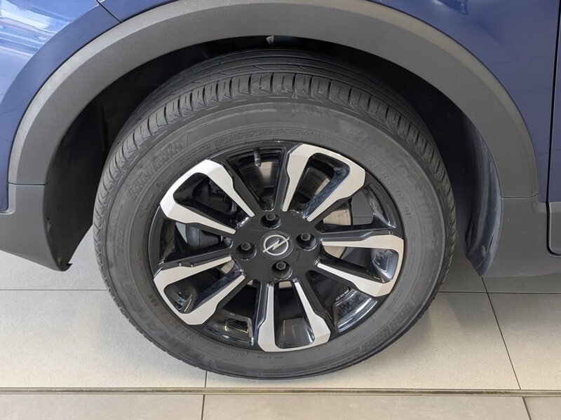 Fahrzeugabbildung Crossland 1.2 Turbo Business Edition Navi Kamera Bild 7 von 34