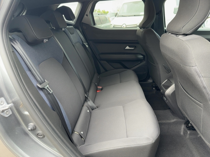 Fahrzeugabbildung Duster Journey HYBRID 140*KAMERA*SHZ*NAVI*GJR*KLIMA* Bild 12 von 15