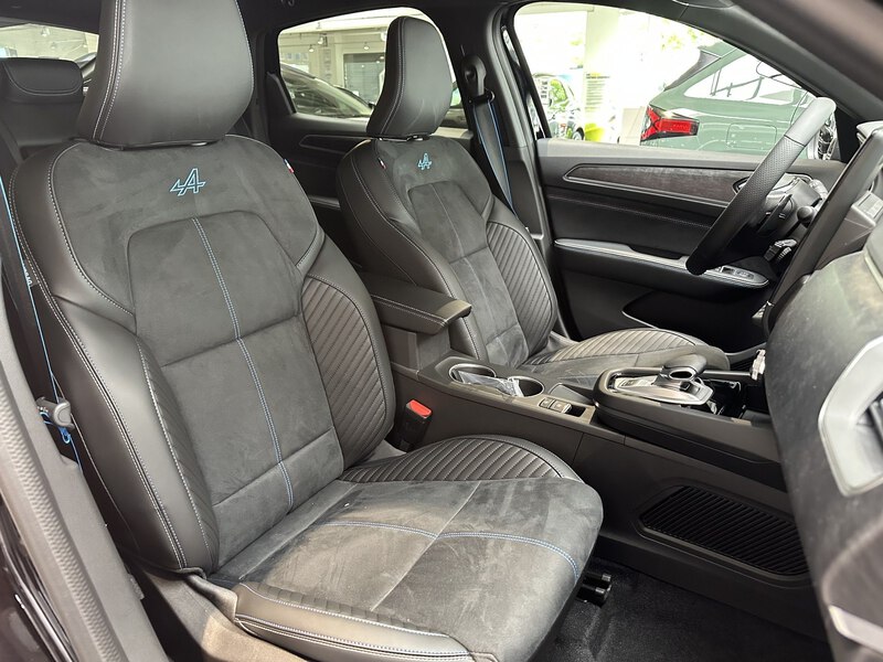 Fahrzeugabbildung Arkana Esprit Alpine 160 PS EDC Mild Hybrid Bild 11 von 50