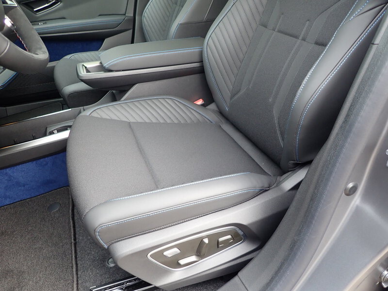 Fahrzeugabbildung Scenic E-TECH 100% ele Esprit Alpine 220 Long Range Bild 16 von 17