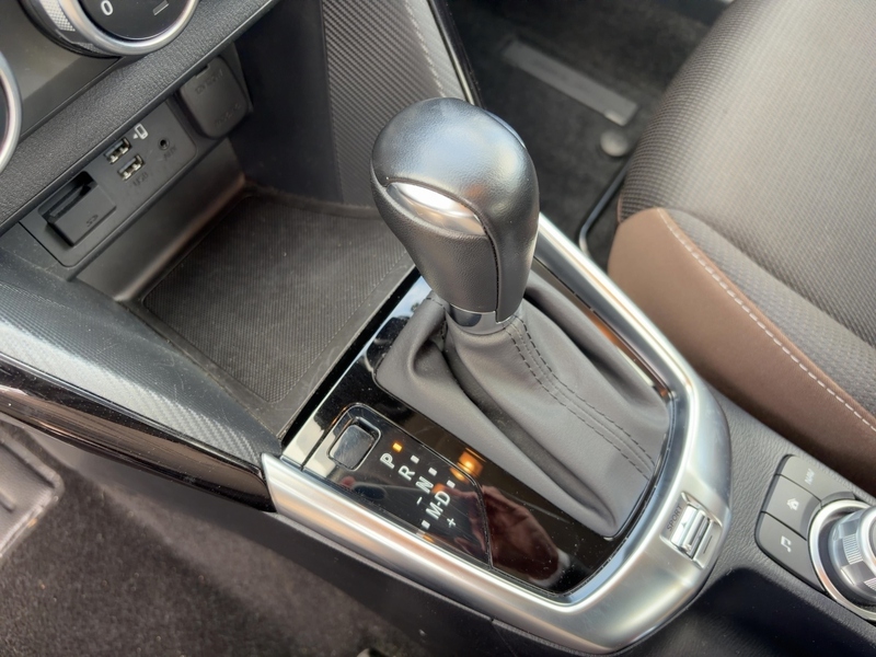 Fahrzeugabbildung 2 1.5 Skyactiv-G 90 Exclusive-Line Automatik Bild 15 von 15
