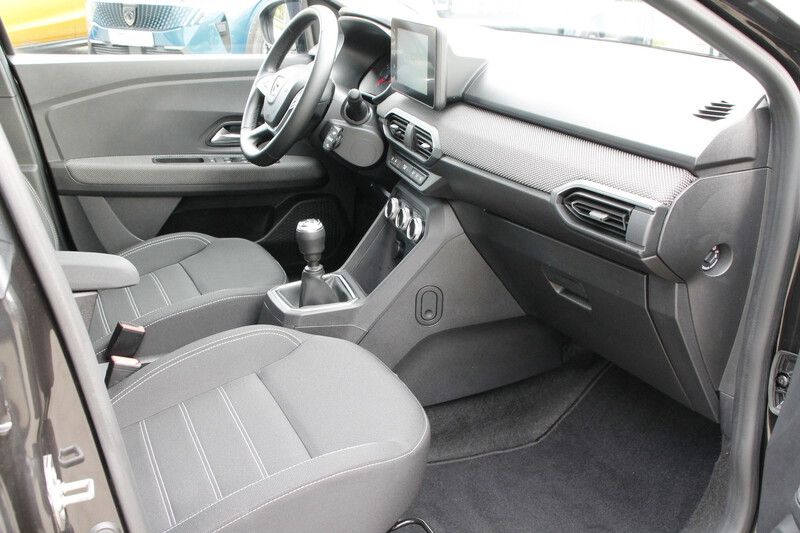 Fahrzeugabbildung Jogger Comfort TCe 110 7-Sitzer Bild 16 von 23
