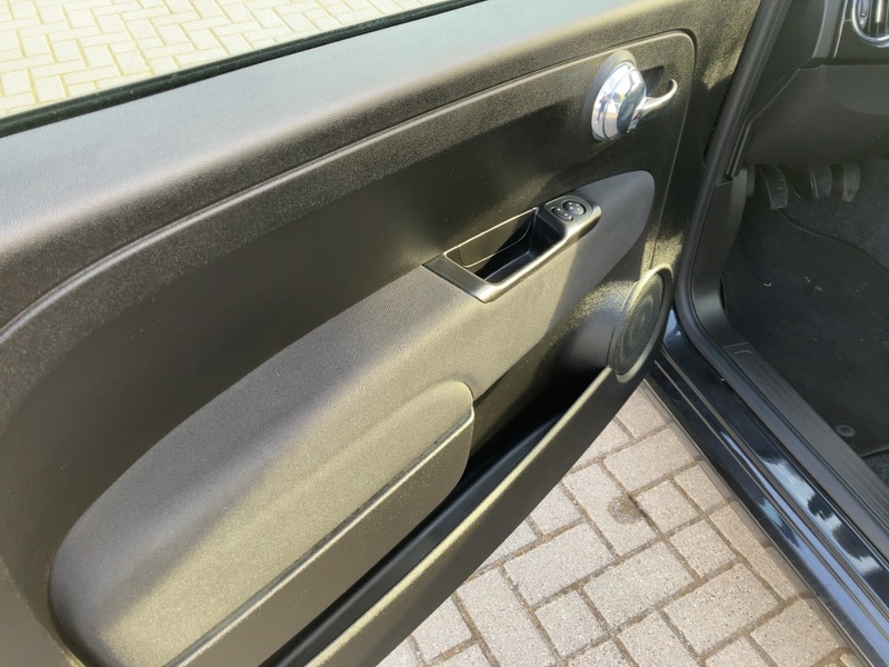 Fahrzeugabbildung 500 1.0 70PS Klima & DAB+ Komfortpaket Bild 13 von 16