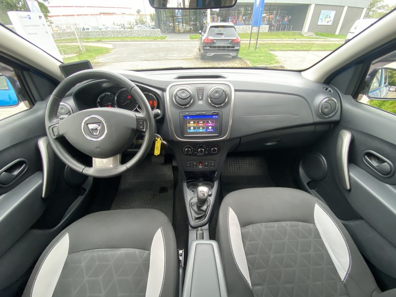 Fahrzeugabbildung Sandero Stepway Bild 9 von 19