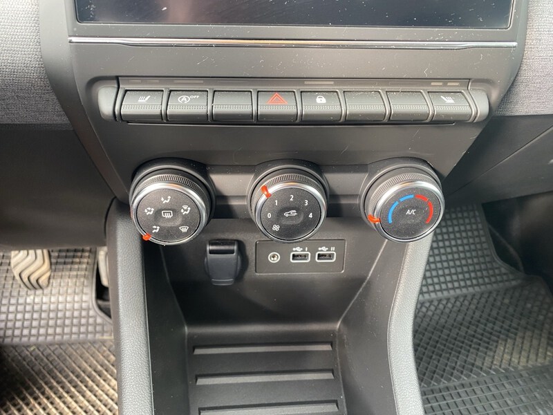 Fahrzeugabbildung Clio SCe 65 Bild 15 von 16