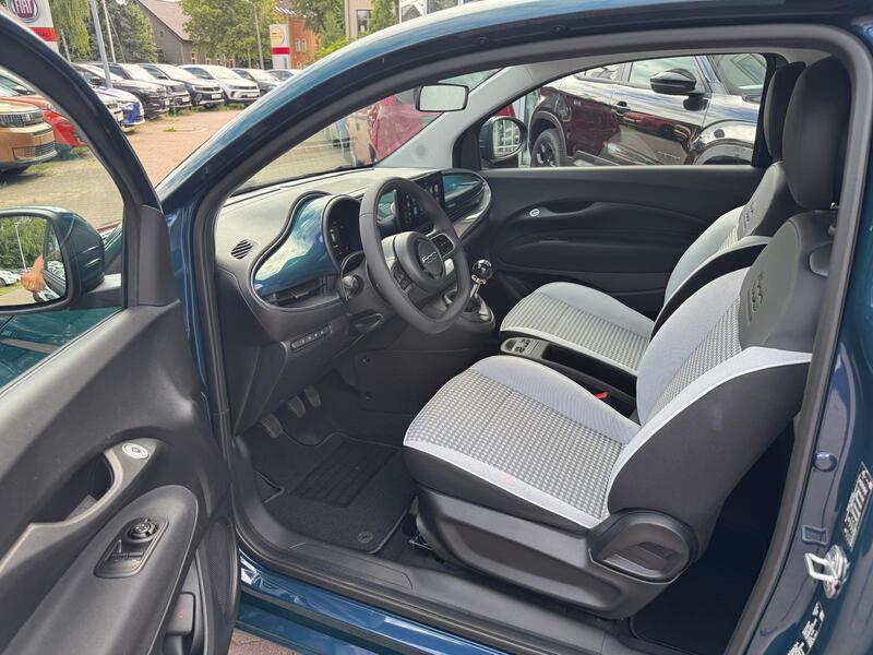 Fahrzeugabbildung 500 KLIMA*CARPLAY*PDC*LED Bild 16 von 20