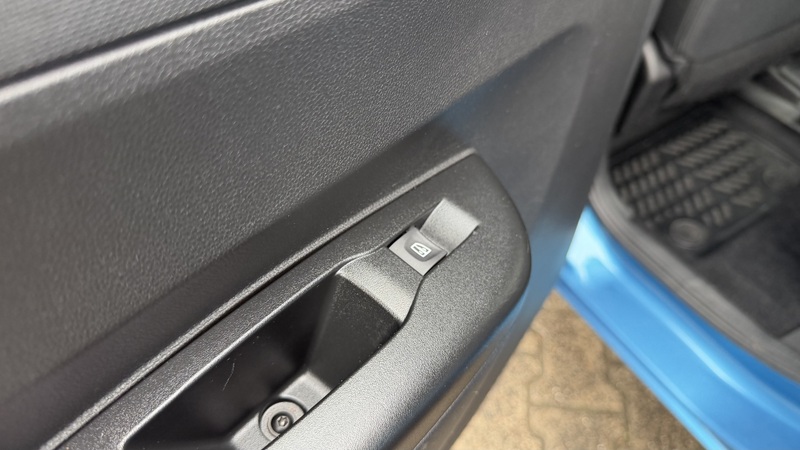 Fahrzeugabbildung Spring Essential Bild 8 von 11