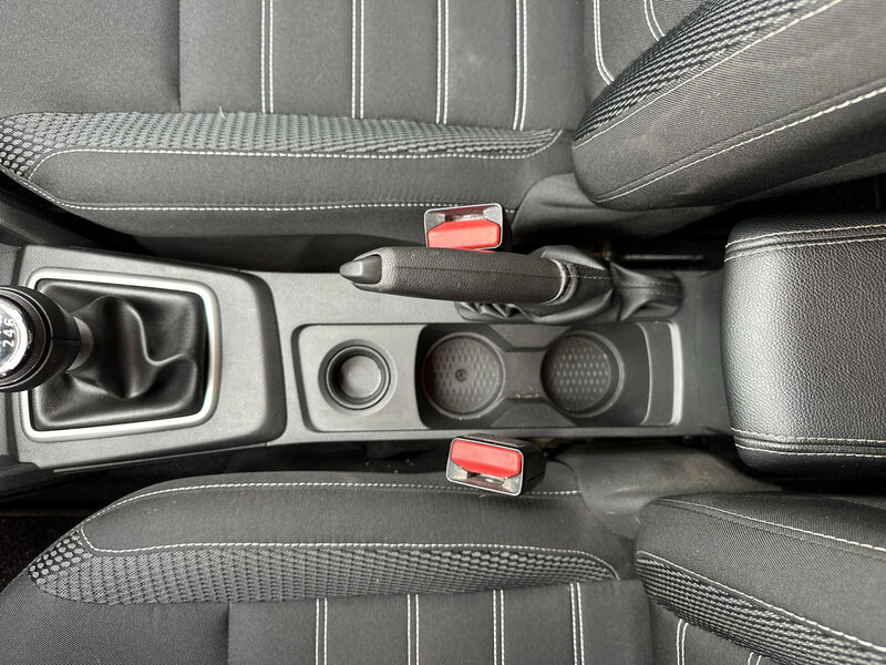 Fahrzeugabbildung Duster Scheckheft 360° Bild 15 von 20