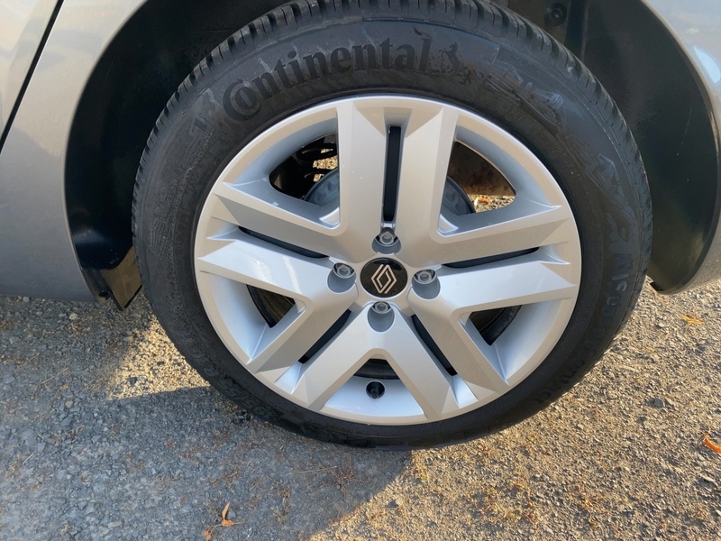Fahrzeugabbildung Clio EVOLUTION TCe 90 Bild 12 von 21