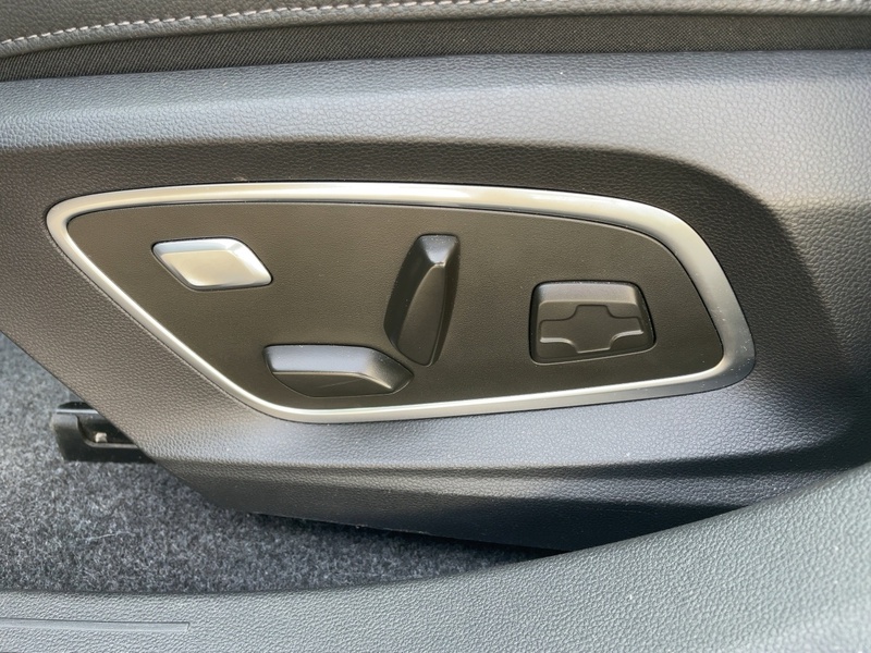 Fahrzeugabbildung Megane E-TECH E-Tech EV60 220 Iconic Bild 15 von 15