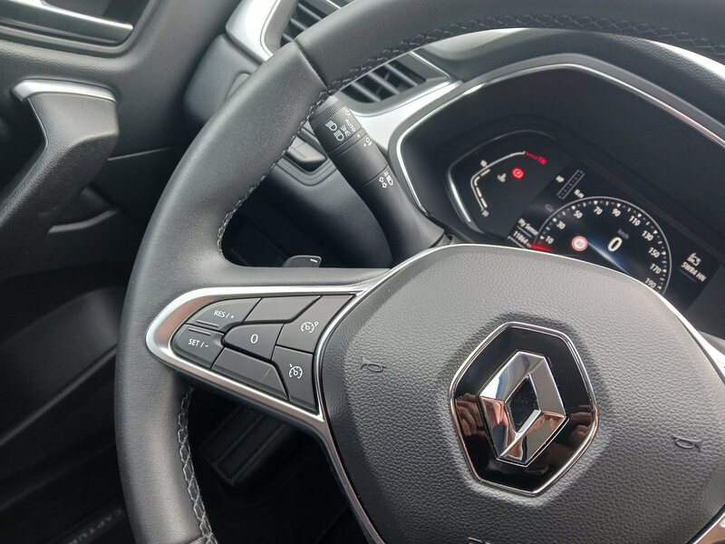 Fahrzeugabbildung Captur Intens Mild-Hybrid TCe 140 EDC Start&Stop Bild 16 von 27