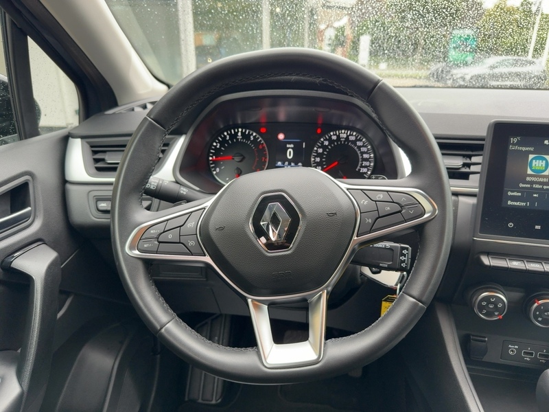 Fahrzeugabbildung Captur ZEN TCe 140 EDC+CARPLAY+AHK+GJR+KAMERA+KLIMA+ Bild 9 von 15